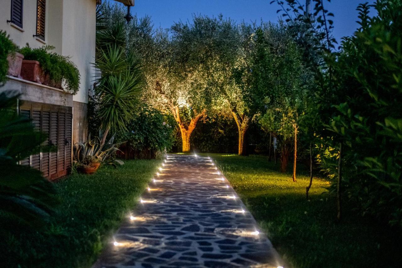 Villa Tigli Luxury B&B Martinsicuro Exterior photo